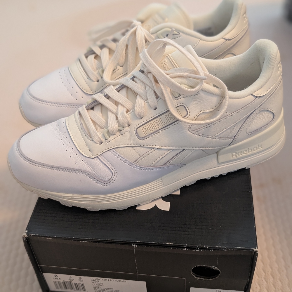 Reebok Classic Leather Sneakers in Off-White